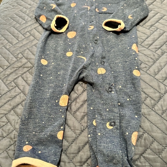 Bundle 7 for All Mankind and Jessica Simpson onesies - Picture 4 of 9